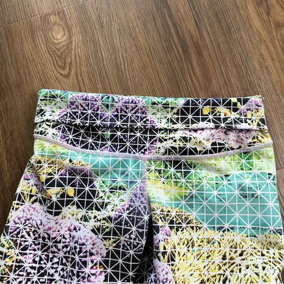 Lululemon Wunder Under Crop II Full-On Luon Roll Down Paradise Grid SZ 6* 22” - Picture 5 of 9